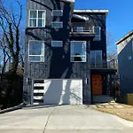 Entire Close To Boa Stadium & Holiday home