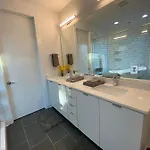 Entire Close To Boa Stadium & Holiday home
