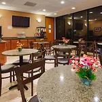 Express By Marriott South End Hotel 3*