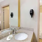Super 8 By Wyndham Downtown Area Motel Charlotte