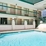 Super 8 By Wyndham Downtown Area Motel