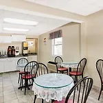 Super 8 By Wyndham Downtown Area Motel