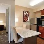 Hotel Homewood By Hilton Airport