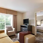 Hotel Homewood By Hilton Airport