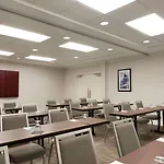 Hotel Homewood By Hilton Airport 2*