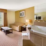 Baymont By Wyndham Charlotte-airport Coliseum
