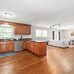 Charming, Cozy Close To Uptown, Airport & Whitewater Center Holiday home