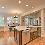 2 Mi To Dtwn: In Noda District Near Unc! Holiday home Charlotte