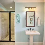 Stunning Home: Private Pool! Holiday home *