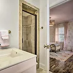 Stunning Home: Private Pool! Holiday home *
