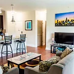 Serene Uptown 2Br And 2Ba Apartment