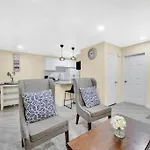 Holiday home Cozy 2 Bedroom Pineville-matthews Duplex Sleeps 8 *