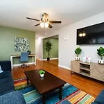 Roomy 3br 2 Bath Minutes To Uptown And Airport Ideal For Small Families * Charlotte