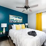 Roomy 3br 2 Bath Minutes To Uptown And Airport Ideal For Small Families Apartment