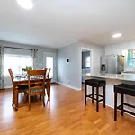 Roomy 3br 2 Bath Minutes To Uptown And Airport Ideal For Small Families Charlotte