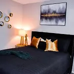 Deluxe 1Bd Apt With Balcony