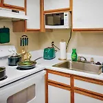 Deluxe 1Bd Apt With Balcony