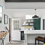 The Cozy Yellow Cottage In Dilworth