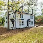 Modern Stunning Southpark/Cotswold Home!