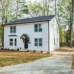 Modern Stunning Southpark/Cotswold Home!
