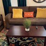 Cozy Escape ◉ King Sized Bed And Fast Wifi Awaits!