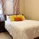 Cozy Escape ◉ King Sized Bed And Fast Wifi Awaits!