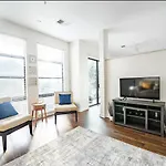 Luxury Apartment Uptown Wi-Fi Gym Pool Shops Food! Apt 228