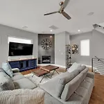 Villa Views Rooftop Hot Tub & Short Walk To Stadium *