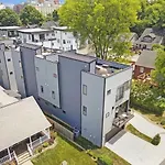 Views - Walking Distance To Panthers Stadium Holiday home Charlotte