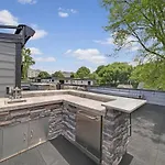 Views - Walking Distance To Panthers Stadium *