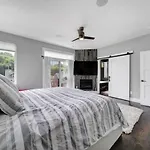 Views - Walking Distance To Panthers Stadium Holiday home Charlotte