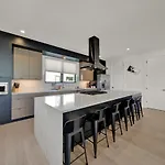 Holiday home Amazing Views Rooftop Patio, Gym And Game