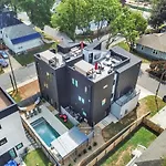 Amazing Views Rooftop Patio, Gym And Game Room