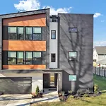 Amazing Views Rooftop Patio, Gym And Game *