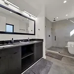 Holiday home Amazing Views Rooftop Patio, Gym And Game *