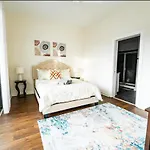 Apartment Luxury Uptown Wi-fi Gym Pool Shops Food! 228 Charlotte