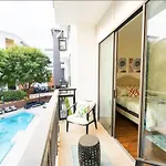 Apartment Luxury Uptown Wi-fi Gym Pool Shops Food! 228