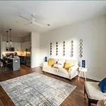 Luxury Uptown Wi-fi Gym Pool Shops Food! 228 * Charlotte