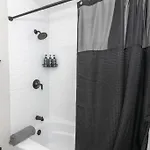 3 Mi To & Pet Friendly & Quiet Neighborhood Holiday home