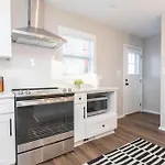 3 Mi To & Pet Friendly & Quiet Neighborhood
