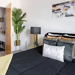 Luxurious & Comfy Downtown Oasis ~ Views ~ Parking Apartment Charlotte