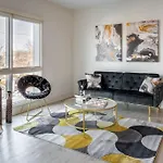Luxurious & Comfy Downtown Oasis ~ Views ~ Parking Apartment *