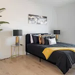 Luxurious & Comfy Downtown Oasis ~ Views ~ Parking Apartment