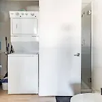 Luxurious & Comfy Downtown Oasis ~ Views ~ Parking Apartment