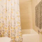 Holiday home Retreat - 4 Bedroom Oasis With King & Private Yard Near Downtown