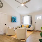 Retreat - 4 Bedroom Oasis With King & Private Yard Near Downtown * Charlotte