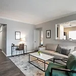 Modern Apartment In Prime Location Id9429