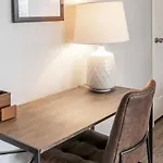 Modern Apartment In Prime Location Id9429