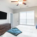 Modern Apartment In Prime Location Id9429