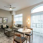 Modern Apartment In Prime Location Id3676
